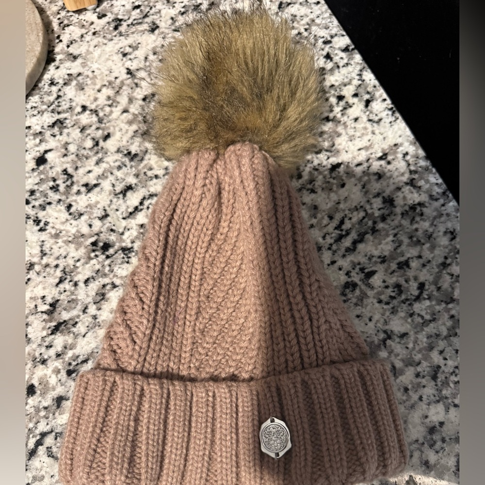 Vince Camuto women’s beanie
